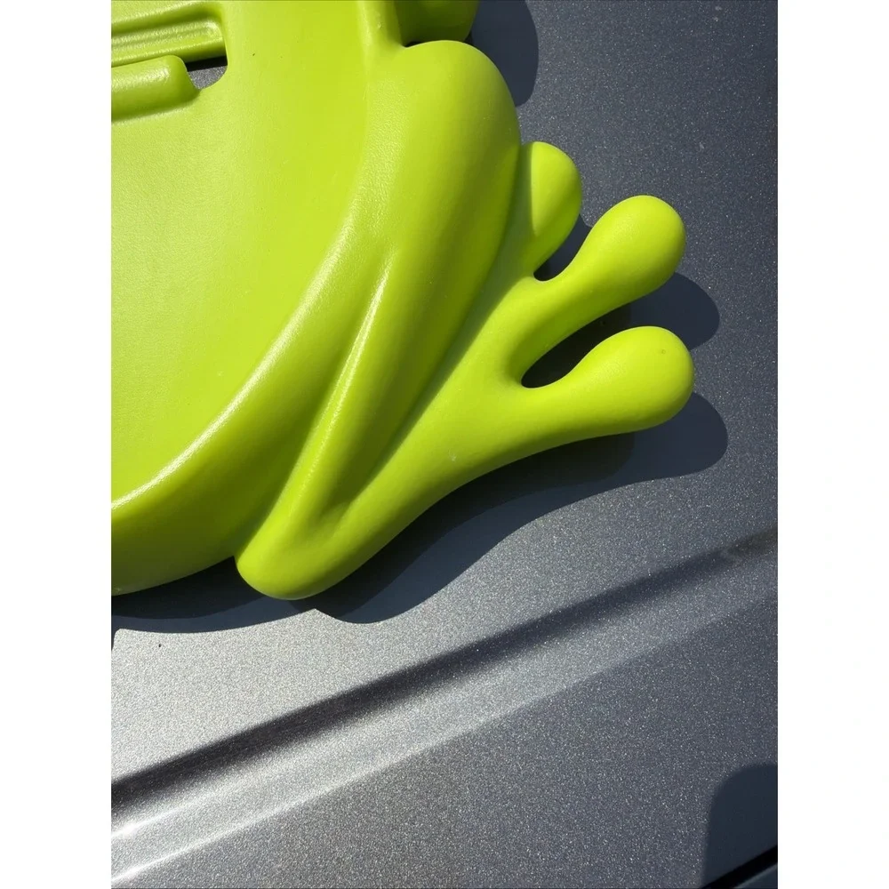 Boon Frog Pod Bath Tub Toy Scoop & Storage Holder Caddy Storage Pool Water Green